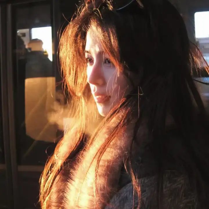 壁花女孩梦游中